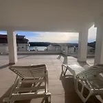 Rab 公寓